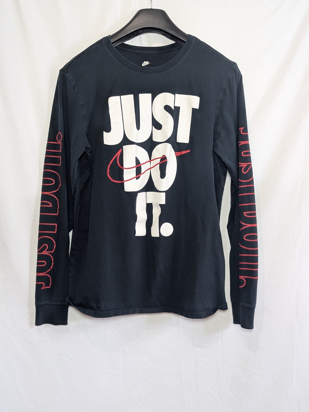 Nike Women’s M The Nike Tee Athletic Cut Long Sleeve Just Do It Shirt